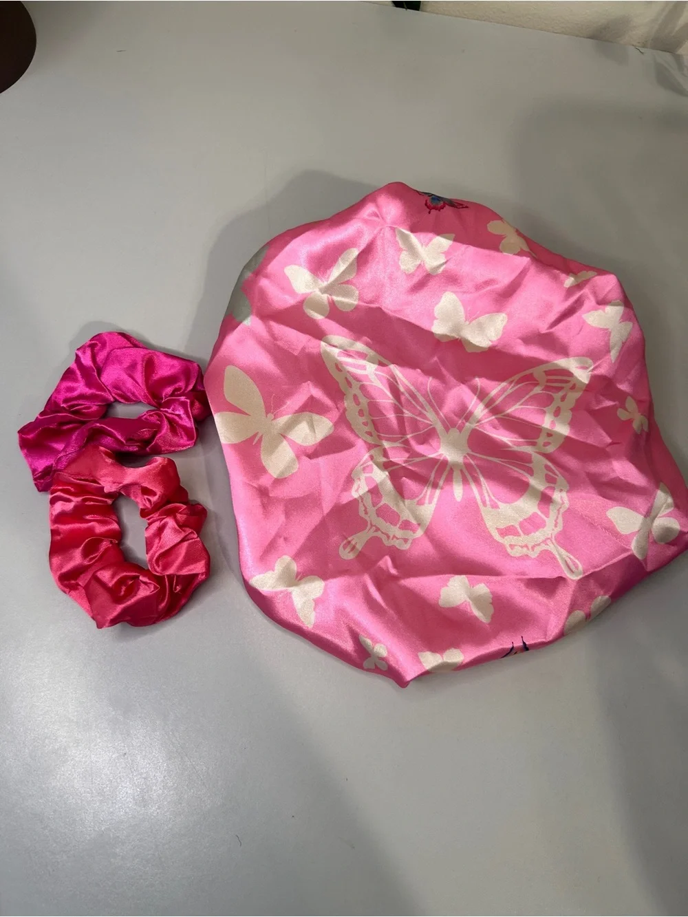 Hello Kitty Pink Gift Box with Satin Scrunchies and Cosmetic Tools